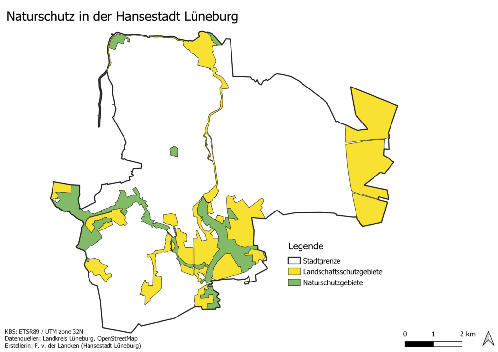 Auf einer Karte der Hansestadt Lüneburg zum Thema Naturschutz werden Landschaftsschutzgebiete und Naturschutzgebiete innerhalb der Stadtgrenze dargestellt. Vor allem in der südlichen Hälfte befinden sich solche Gebiete. Aber auch an der östlichen Stadtgrenze liegt ein großflächiges Landschaftsschutzgebiet.